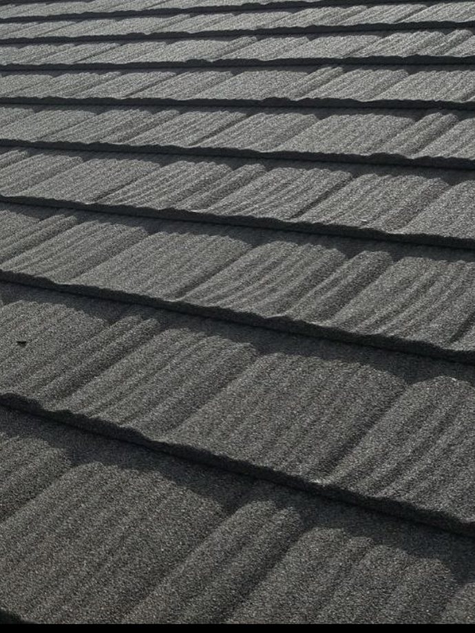 Weatherwood Shake roof close-up, hand-split shake texture in the Weatherwood colorway